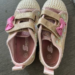 Girls sketchers light up shoes size 9